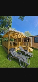 Mobil home *PREMIUM* 3 chambres - 6 personnes AVEC climatisation + tv + lave vaisselle + terrasse en bois couverte.