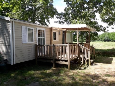 Mobil-home - terrasse en bois au Camping le chassezac