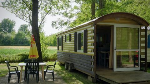 Roulottes au camping à Sampzon le Chassezac